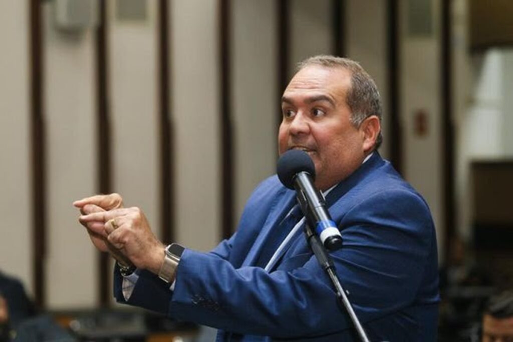 Sandro Régis critica “repromessas” de Jerônimo e diz que PT apresenta projetos antigos como novidade