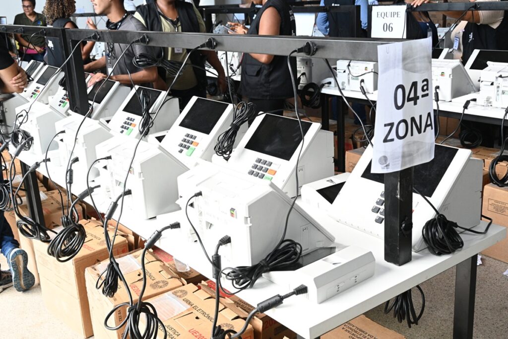 Eleições 2026: Bahia terá 39.744 urnas e TRE-BA inicia preparação dos equipamentos em Salvador