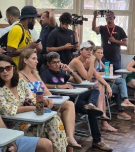 ACM Neto diz que eleição "tem tudo para ser resolvida hoje" e acusa adversários de espalhar "material criminoso" nas ruas