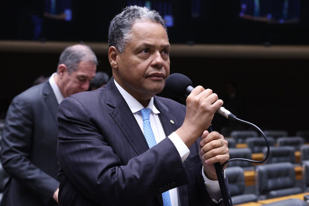 Antonio Brito é reconduzido à liderança do PSD na Câmara para 2027 e comandará bancada de 43 deputados