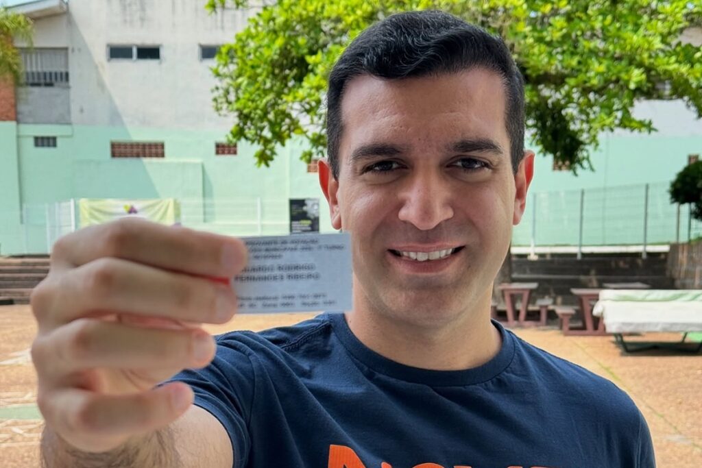 Presidente do Novo não reconhece vitória de Lula e diz que Brasil não vive democracia; Mobiliza não se manifestou