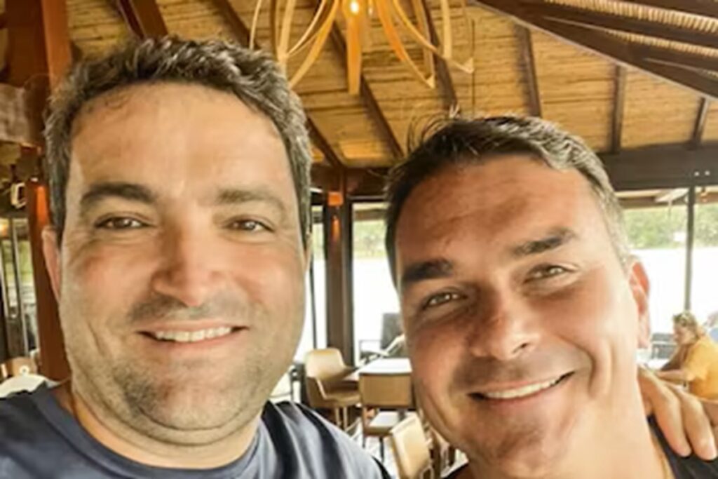 PF aponta movimentação de R$ 130 milhões em três meses em conta de advogado ligado a Flávio Bolsonaro