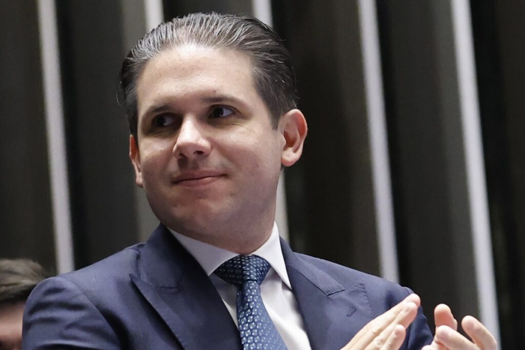 Hugo Motta articula maior bloco da Câmara e pode tirar prioridade do PL nas comissões Hugo Motta
