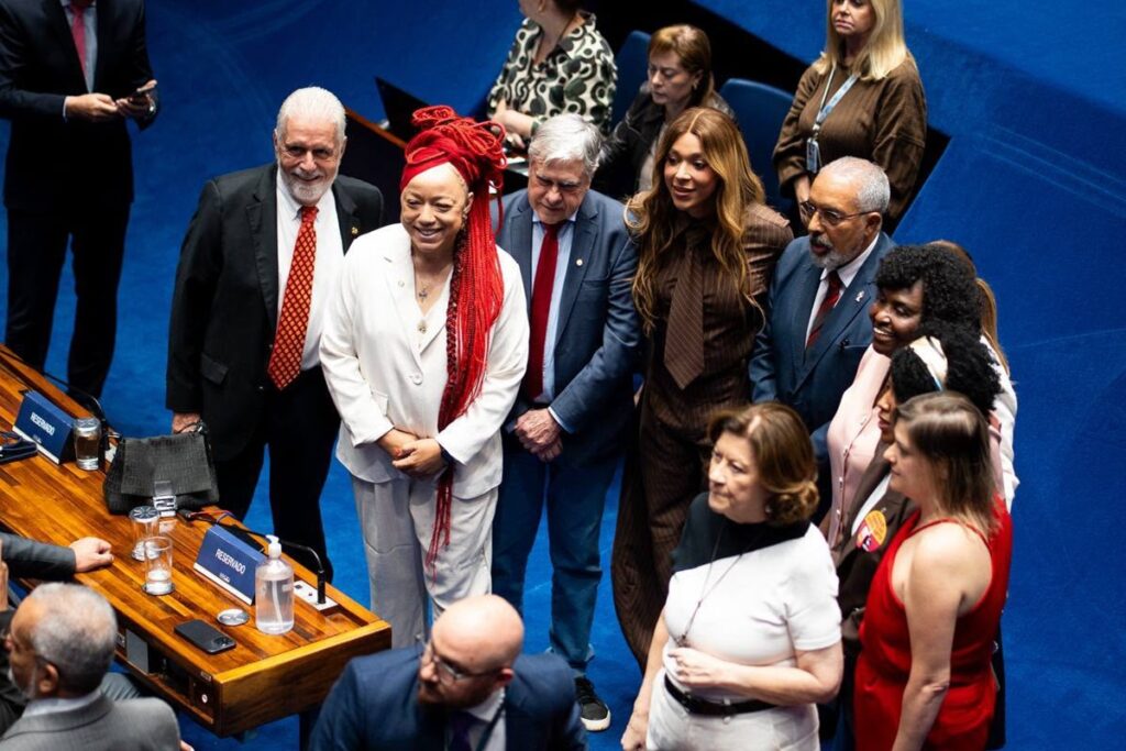 Wagner celebra promulgação de PEC que acaba com a escala 6x1: "Dia histórico"