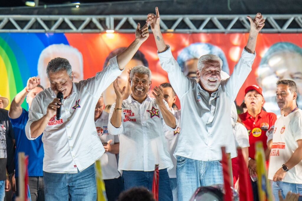Wagner projeta reeleição de Lula e vitória de Jerônimo no primeiro turno: “Dizem que sou bruxo” Wagner projeta reeleição de Lula e vitória de Jerônimo no primeiro turno: "Dizem que sou bruxo"