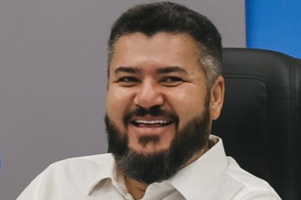 Júnior Muniz é internado na UTI após infecção por bactéria e anuncia cirurgia