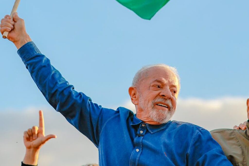 Lula diz que esta será sua última campanha presidencial e promete mandato “histórico” caso seja reeleito