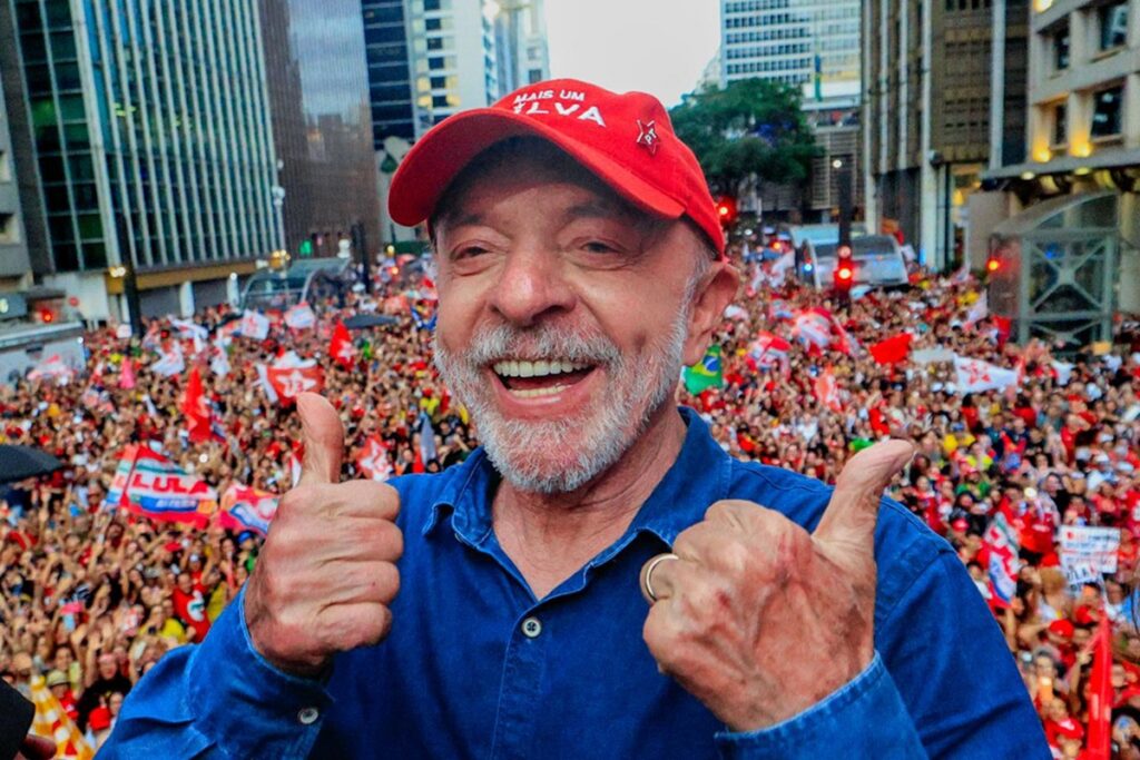 Lula vota em SP, relata emoção com apoio de eleitores e diz que será “eternamente grato”: "Muito amor"