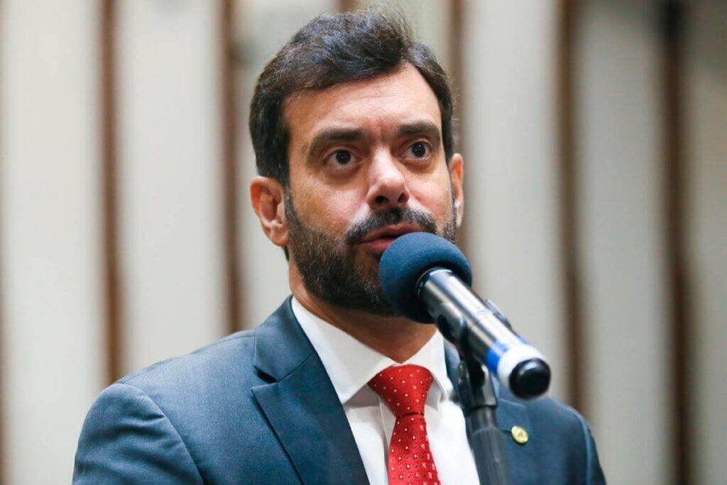 Tiago Correia critica Jerônimo por reajuste do ICMS e prevê impacto no preço dos alimentos na Bahia