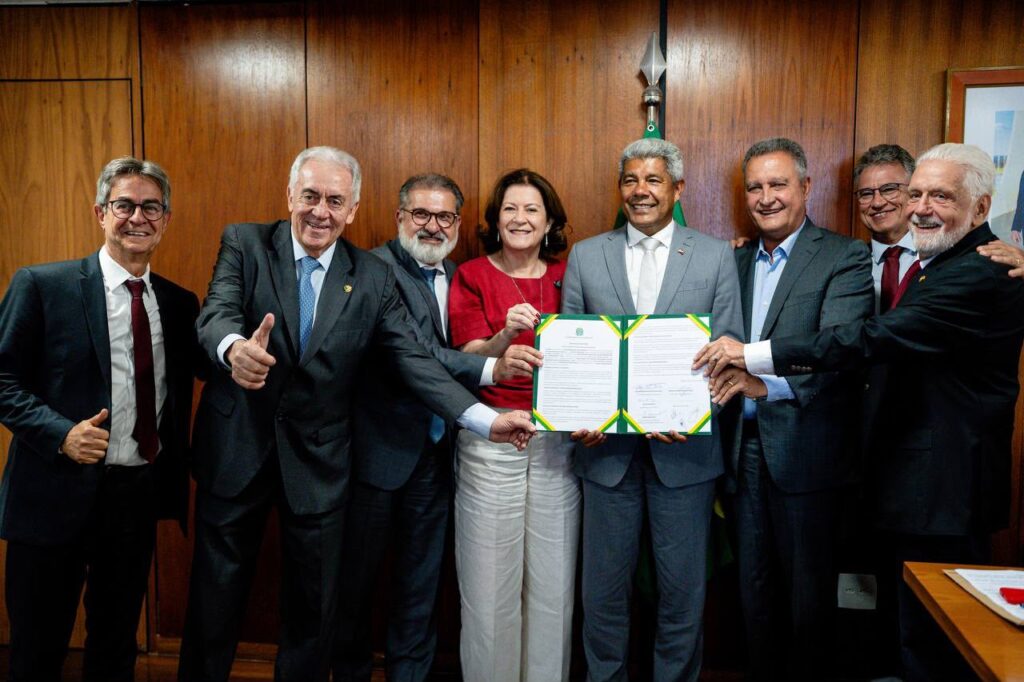 Em Brasília, Wagner celebra convênio de mais R$ 3 bilhões para a Ponte Salvador-Itaparica